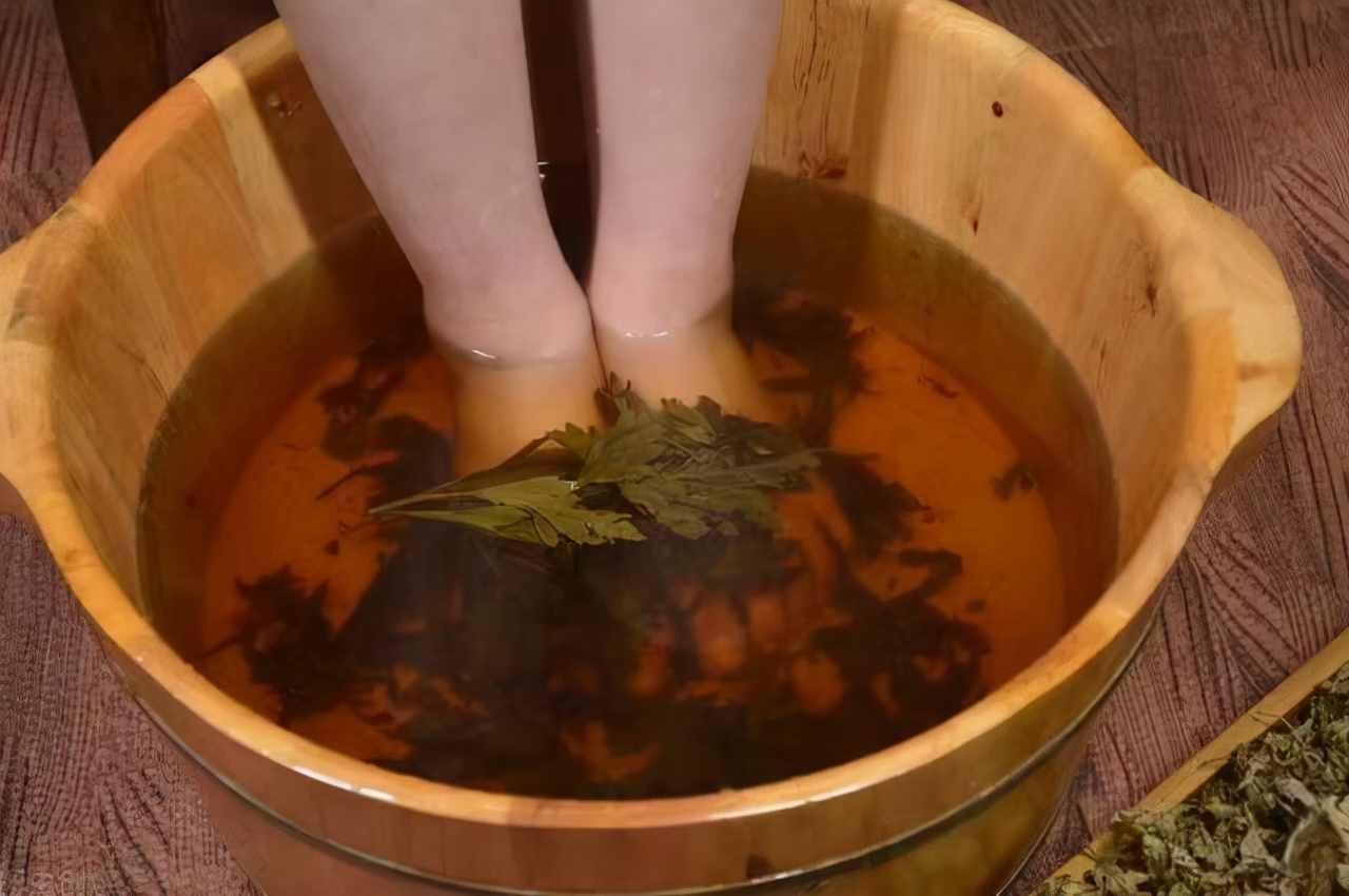 艾草泡脚的功效与作用