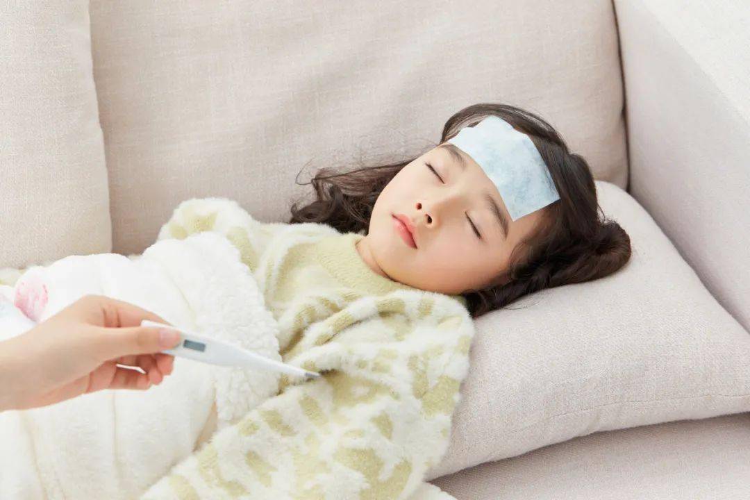 孩子咳嗽发烧:药物治疗孩子咳嗽发烧
