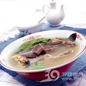减肥菜谱之瘦小腹鲤鱼汤