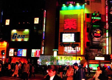 屈臣氏、康是美药妆店二分天下 屈臣氏、康是美药妆店二分天下