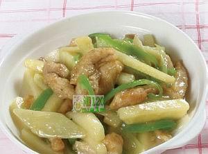 菜谱图片:水果入菜 苹果炒鸡柳