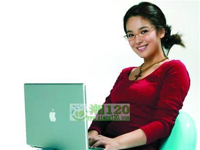 网聊或能改善老年痴呆症患者语言能力(图)