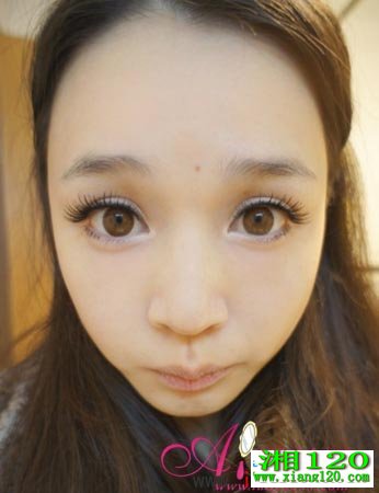 化妆很简单 1分钟就能打造的大眼妆