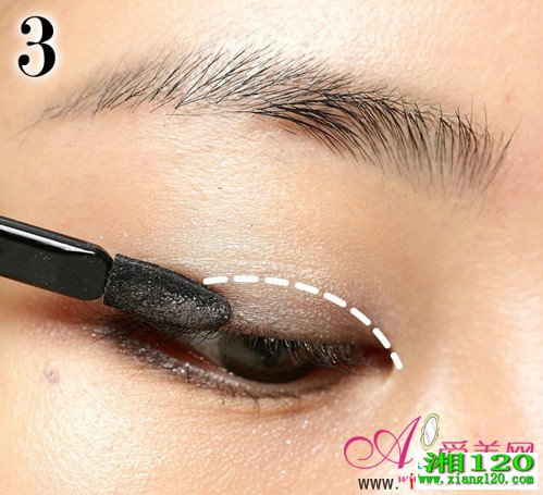 夏天最百搭 淡似无妆灰褐色淡妆