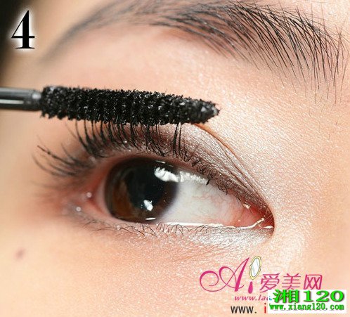 夏天最百搭 淡似无妆灰褐色淡妆