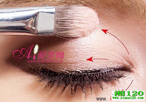 淡妆化妆步骤 粉色当道打造花样容颜