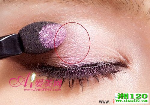 淡妆化妆步骤 粉色当道打造花样容颜