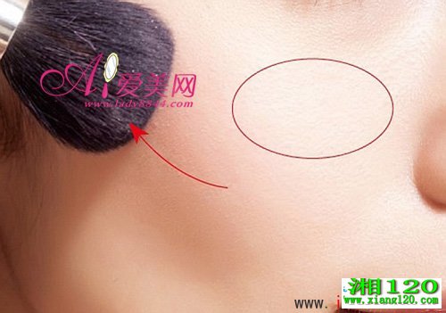 淡妆化妆步骤 粉色当道打造花样容颜