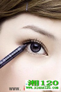 轻松释放电力 必学大眼妹眼妆技巧