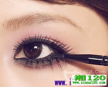 六步画个甜蜜妩媚眼妆