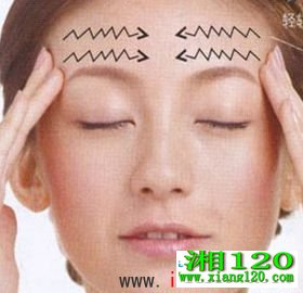按揉额头