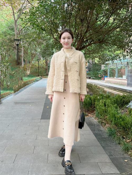 �½��ۼ����͵���ͻ��1����ǧ��ʱ