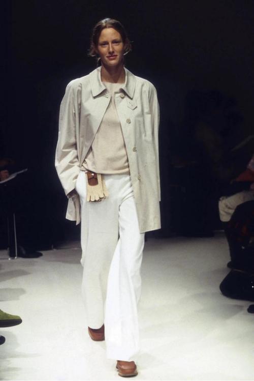 Ů����߷�վ�����ŵ��� �����Ƴ���ֱ�ӿ���ץ��ͷ��������