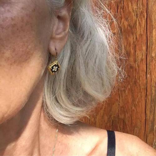 为什么焦虑症会手脚发麻 为什么焦虑症会手脚发麻