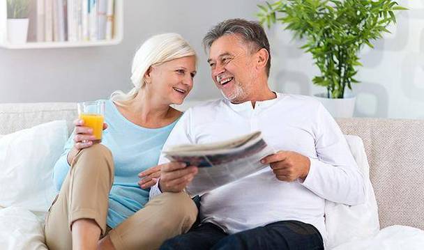 47岁女子上班期间冲泡奶茶被辞退 实为公司经营压力下的裁员托词 47岁女子上班期间冲泡奶茶被辞退 实为公司经营压力下的裁员托词