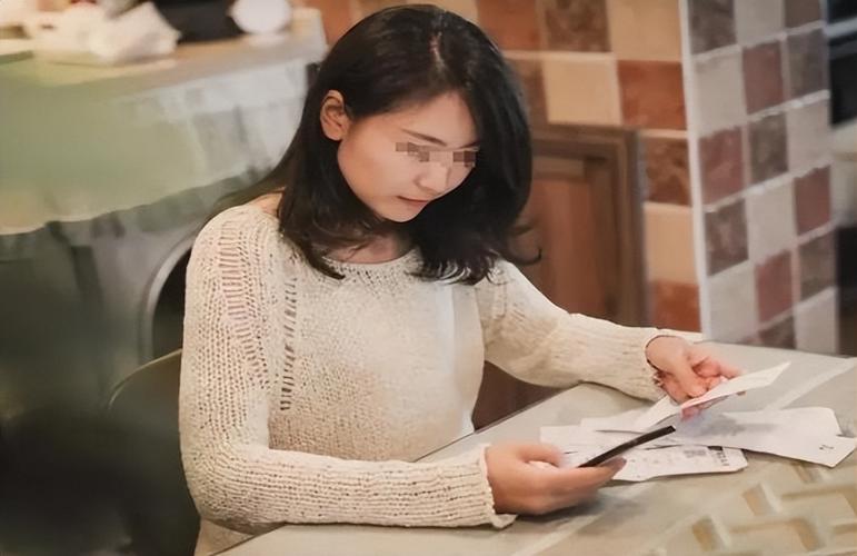 如何减掉小肚腩 教你四招轻松甩掉小肚腩 如何减掉小肚腩 教你四招轻松甩掉小肚腩