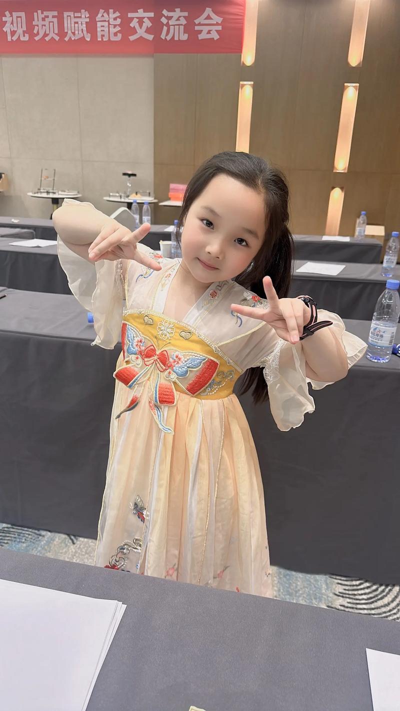 左腿膝关节内侧疼怎么回事 左腿膝关节内侧疼怎么回事