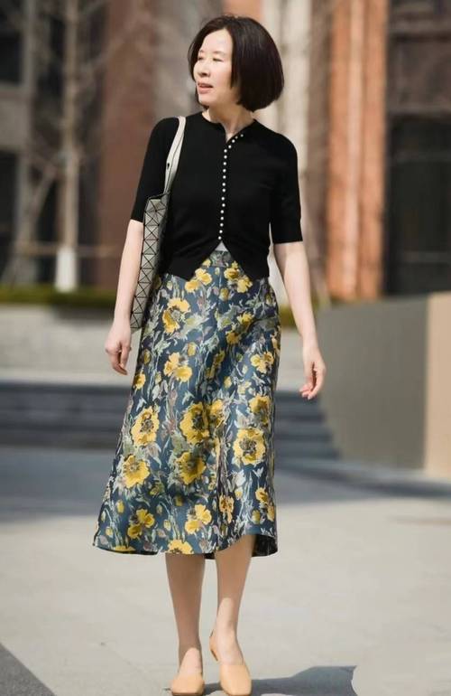 王新的妻子是唐艺吗王新老婆个人资料 王新的妻子是唐艺吗王新老婆个人资料