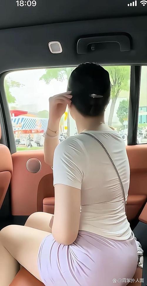 三星堆雕塑手臂断裂被运走?博物馆系泡沫装置 三星堆雕塑手臂断裂被运走?博物馆系泡沫装置