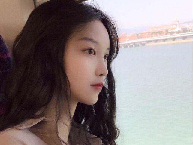 泰国酸痛膏使用方法 酸痛部位按摩使用 泰国酸痛膏使用方法 酸痛部位按摩使用