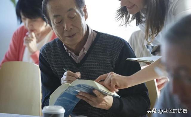 女人左侧腹部疼痛怎么回事 女人左侧腹部疼痛怎么回事