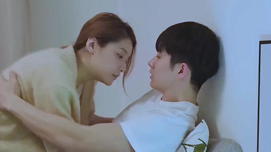 杨紫整容呀对比前后 杨紫整容呀对比前后