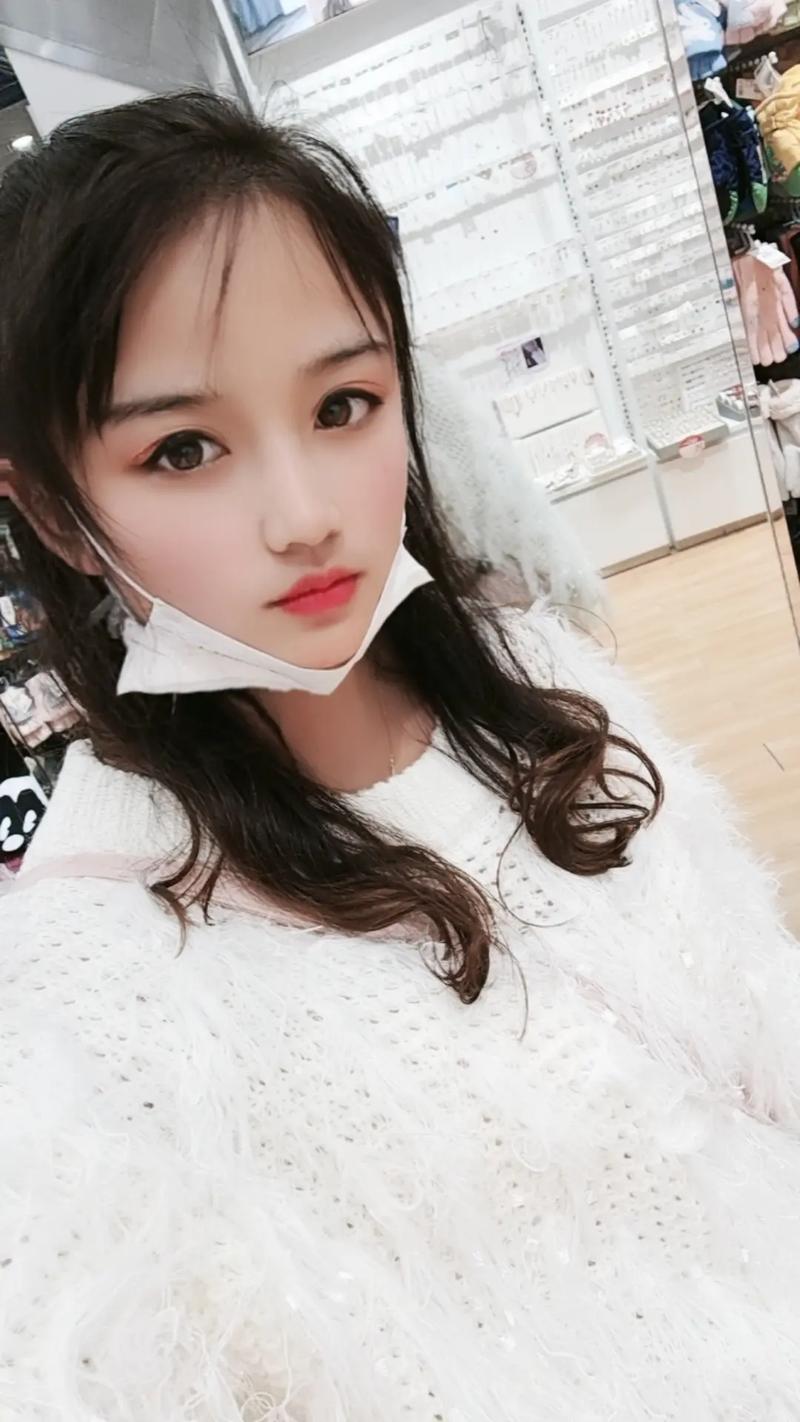 何中华与老婆结婚照 何中华老婆个人资料 何中华与老婆结婚照 何中华老婆个人资料