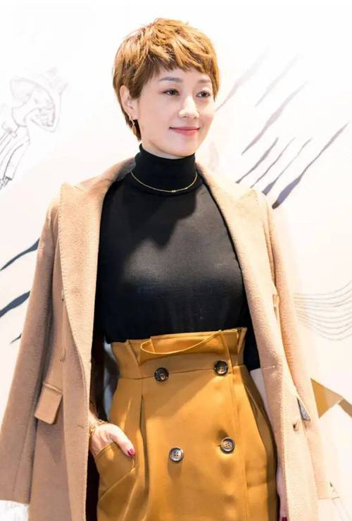 偷拍女明星春光大泄 偷拍女明星春光大泄