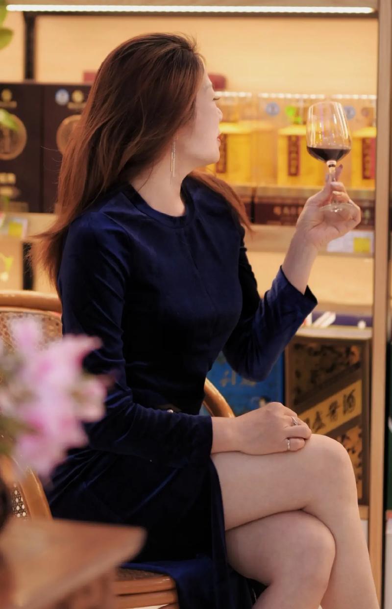 ���Ȼ�cos��Ƥ���СΨ ��������լ��Ů���Ըл���