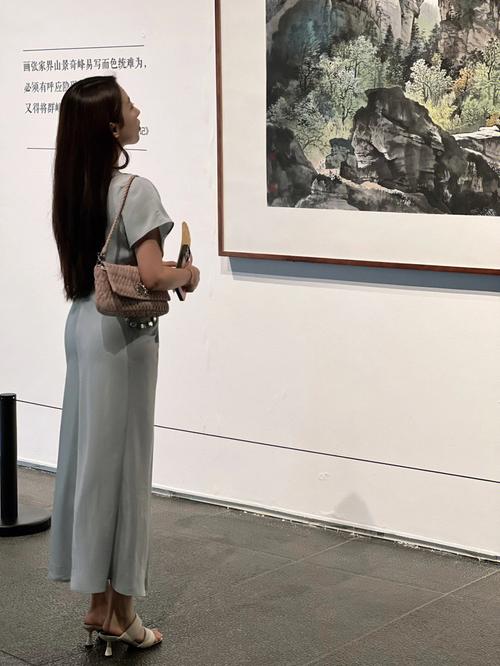 颈椎疼能吃布洛芬吗 颈椎疼要怎么办 颈椎疼能吃布洛芬吗 颈椎疼要怎么办