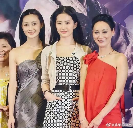 舌头两侧疼是怎么回事 养成良好的饮食习惯当心口腔溃疡 舌头两侧疼是怎么回事 养成良好的饮食习惯当心口腔溃疡