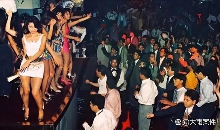 前额脱发如何治疗 前额脱发的原因和治疗方法 前额脱发如何治疗 前额脱发的原因和治疗方法