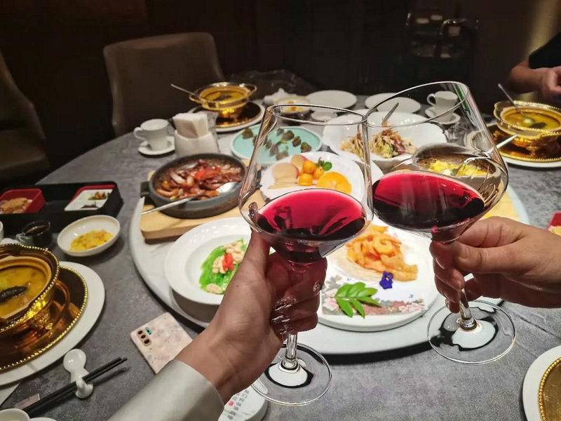 腰突然间疼是什么原因引起的 腰突然间疼是什么原因引起的