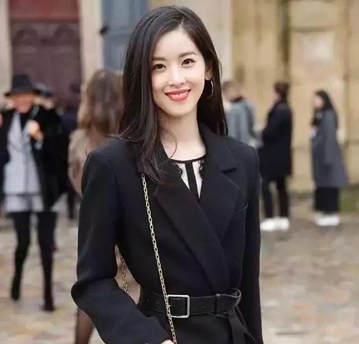 雷军官宣明晚8点跨年直播 请工程师现场拆车一边拆车一边聊 雷军官宣明晚8点跨年直播 请工程师现场拆车一边拆车一边聊