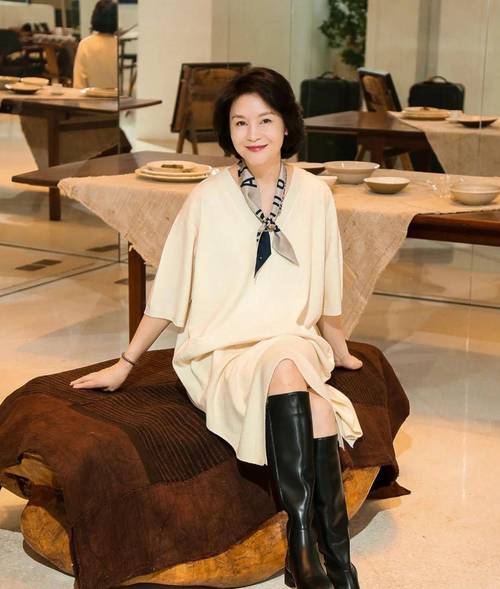 Ů��Ա���ʸ�������(��Ա�������ڵ���Ƭ)