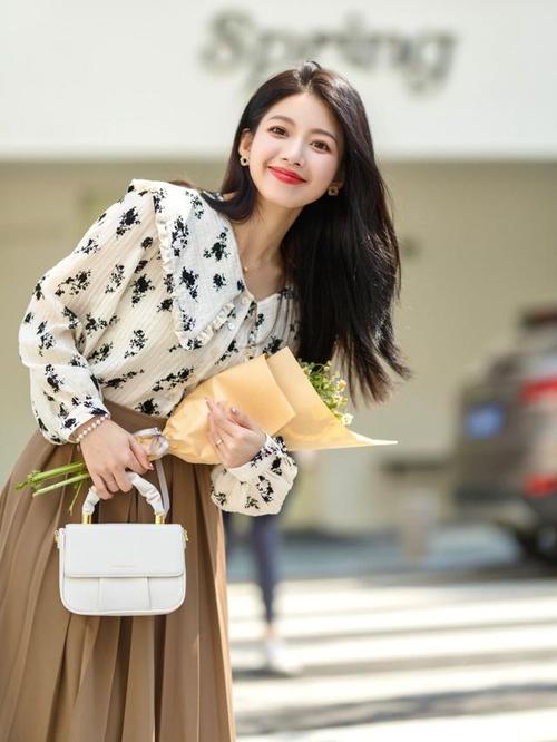 �������񾭵�����