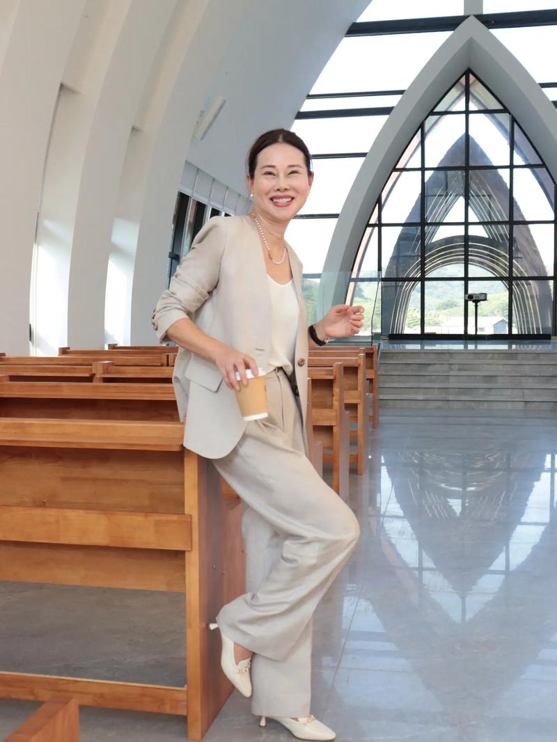 重庆一女子不会杀猪网上求助 上千网友驱车来帮忙 重庆一女子不会杀猪网上求助 上千网友驱车来帮忙