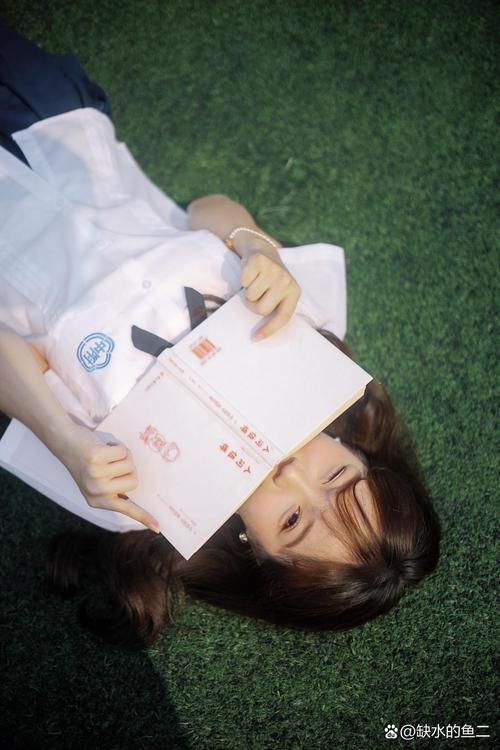 眼睛有异物怎么弄出来 眼睛有异物怎么弄出来