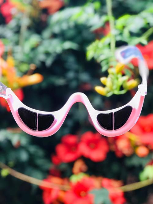 ����Ĵ���β�����ܱ����˴��� ��¶���»��յĻ�ɫ����