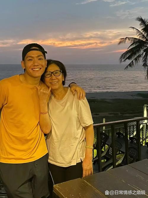 �����ֵܽ������չ�˾�����еȽ��ڻ�������ծ��ϼ�5250��Ԫ